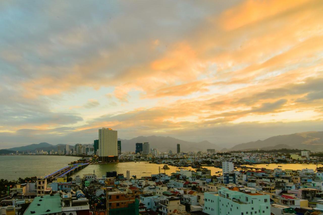 Oyo 176 374 Hotel Nha Trang Eksteriør bilde